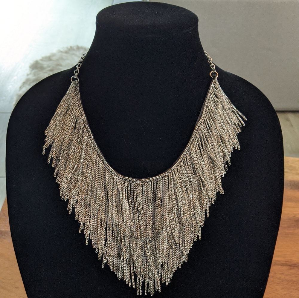 Silver metal fringe necklace